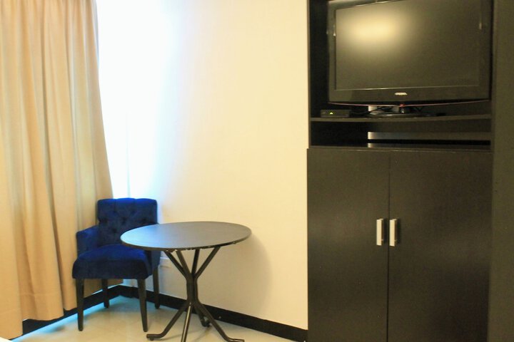 Room 16 of 32