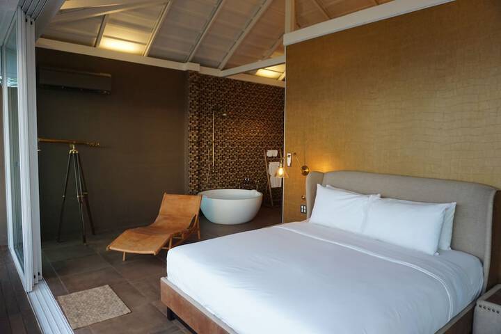 Room 13 of 73