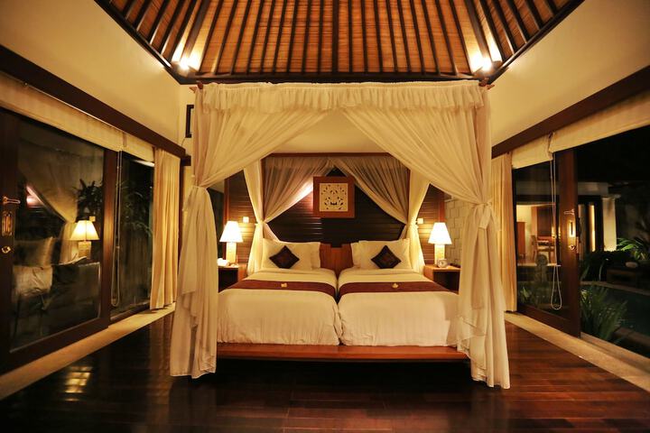 Room 13 of 73