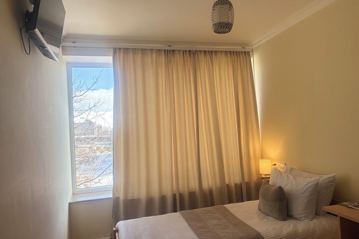 Room 9 of 75
