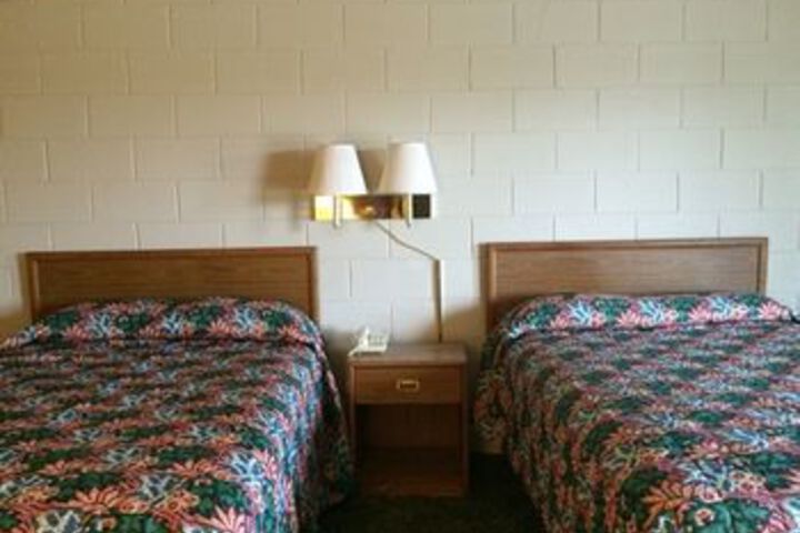 Room 5 of 10