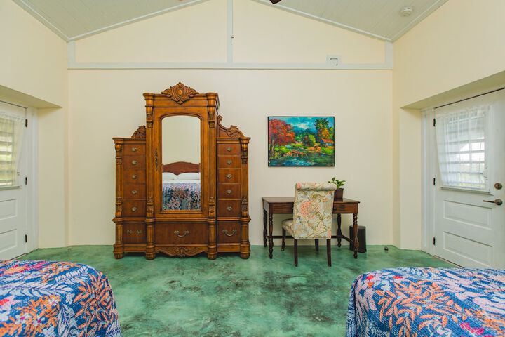 Room 5 of 65