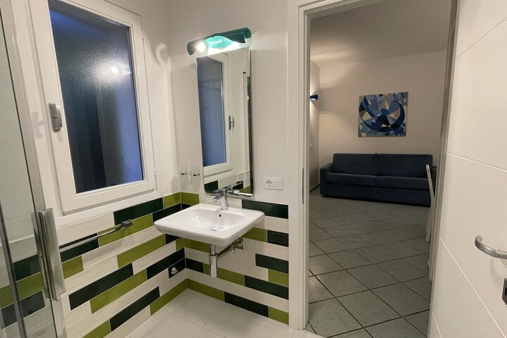 Room 18 of 36