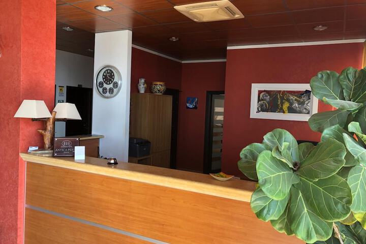Guest Lobby