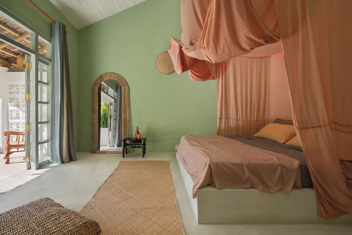 Room 18 of 47