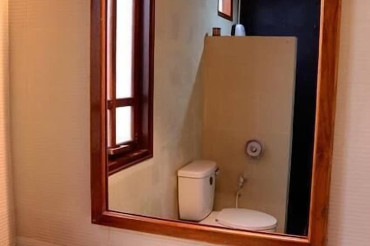 Room 12 of 17