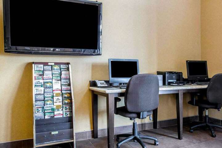 Business Center 8 of 50