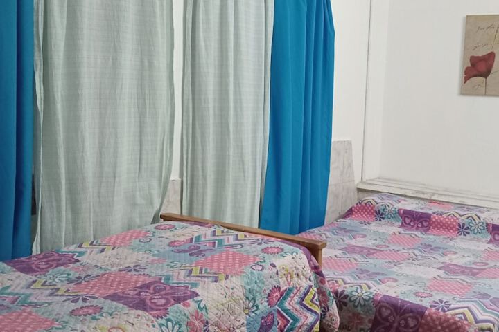 Room 10 of 30