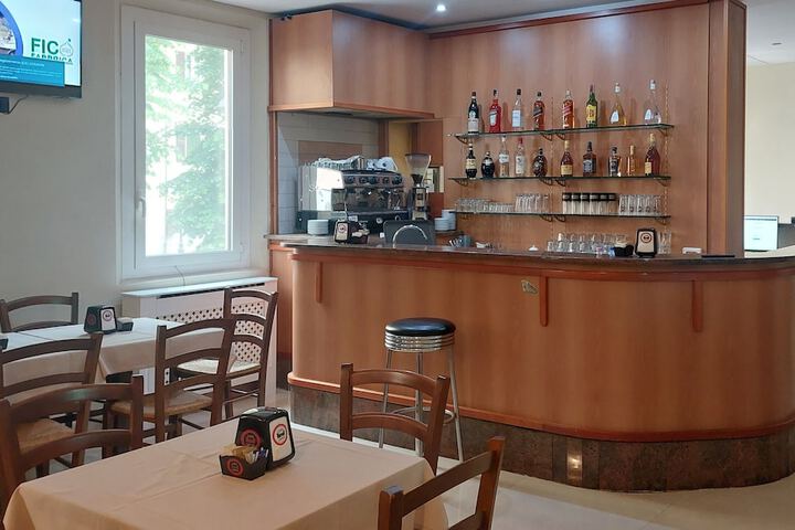 Lounge 18 of 20