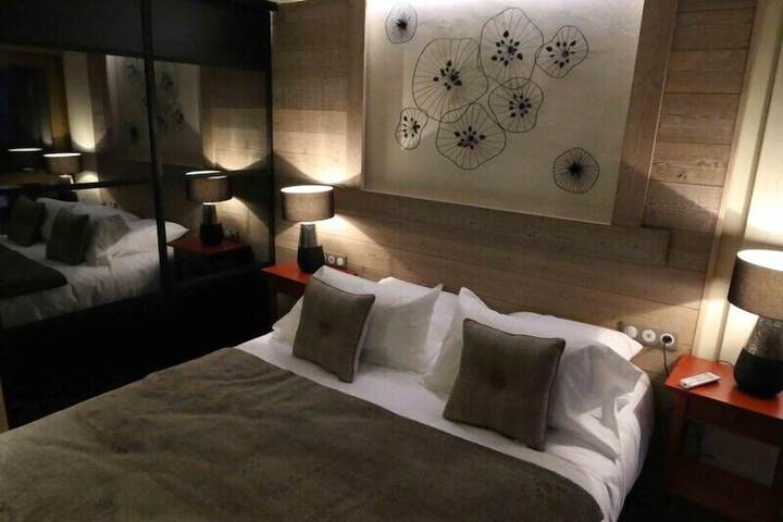 Room 17 of 34