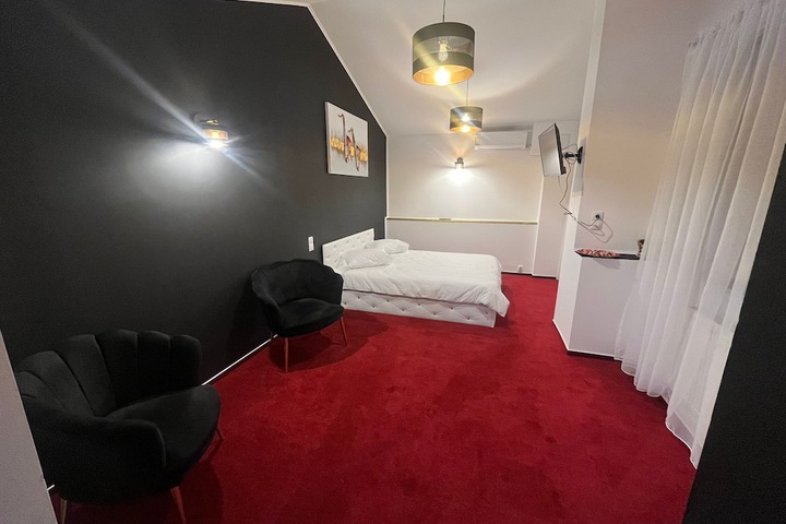 Room 3 of 11
