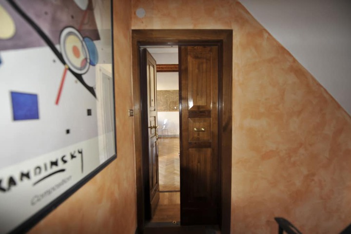 Room 10 of 121