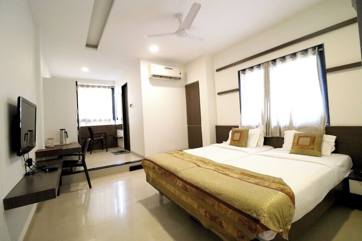 Room 14 of 32