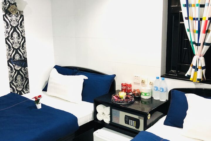 Room 26 of 45