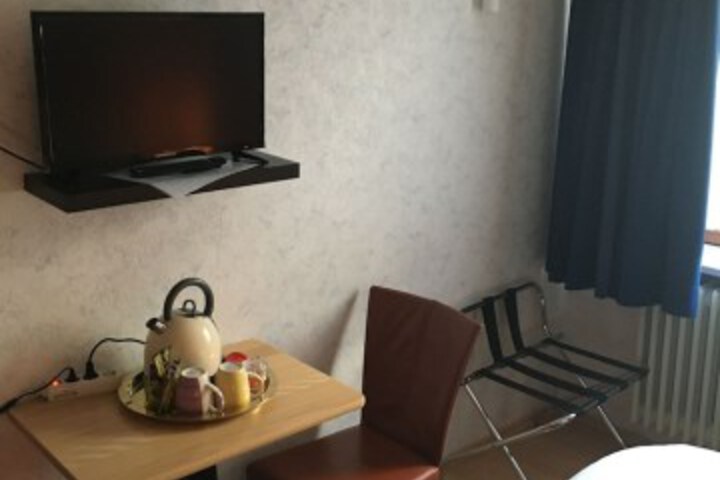 Room 8 of 58