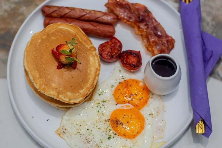Breakfast/Coffee Service 15 of 78