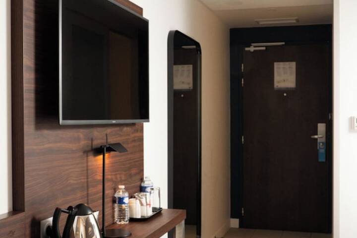 Room 18 of 76