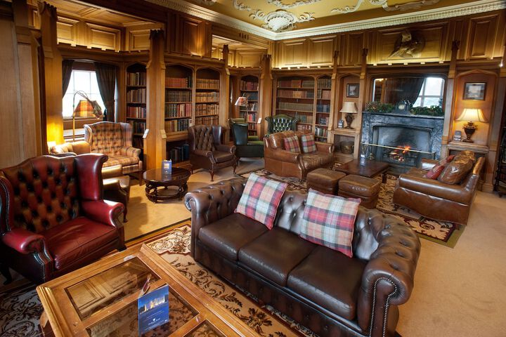 Lounge 85 of 114