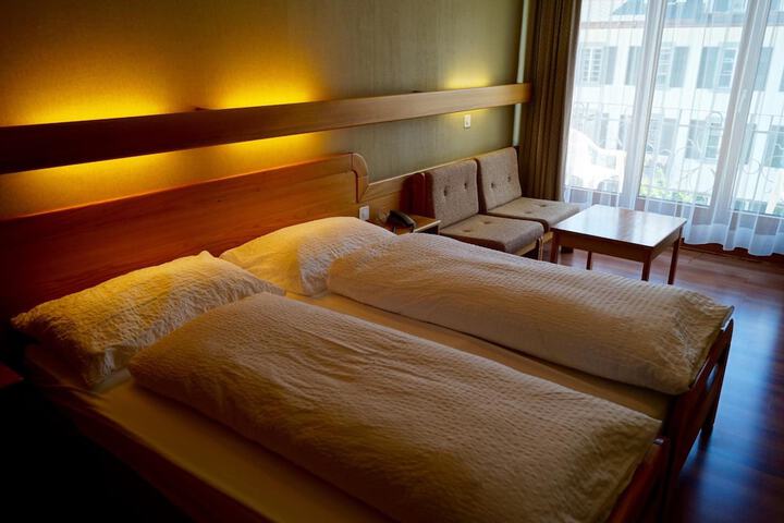 Room 15 of 36
