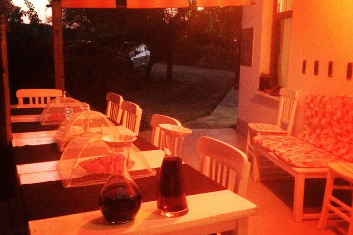 Dining 35 of 44