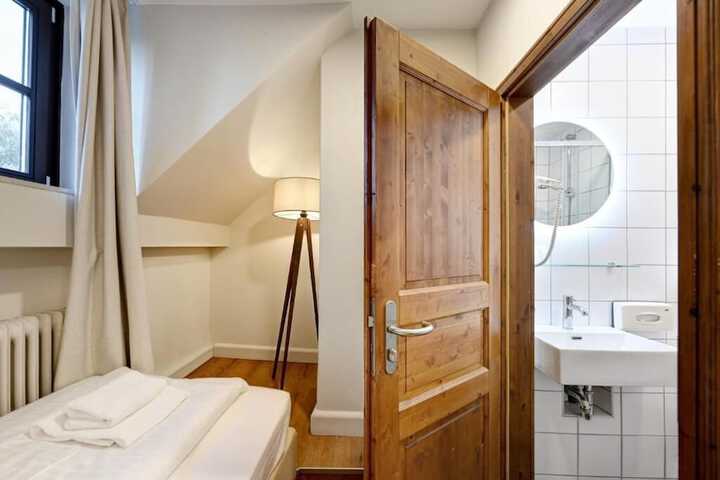 Room 18 of 59
