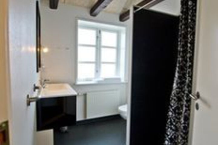Room 5 of 31