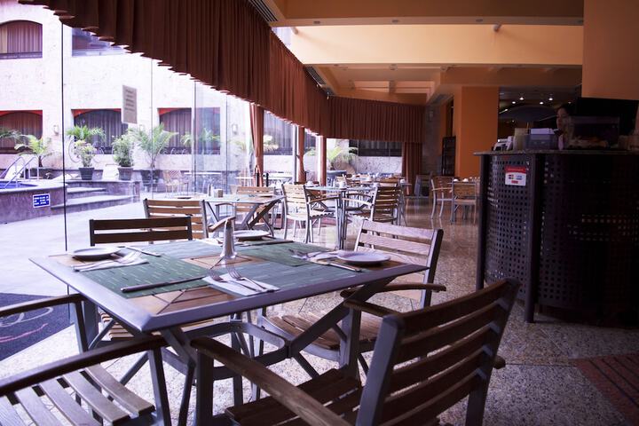 Breakfast area