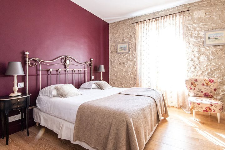 Room 10 of 76