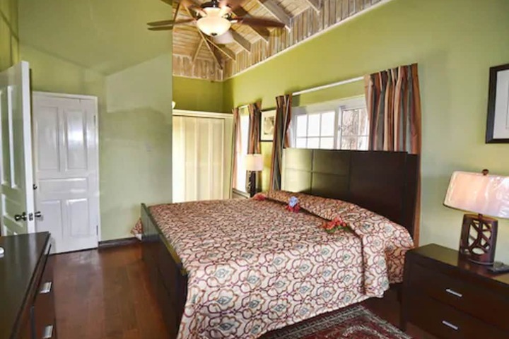 Room 30 of 86