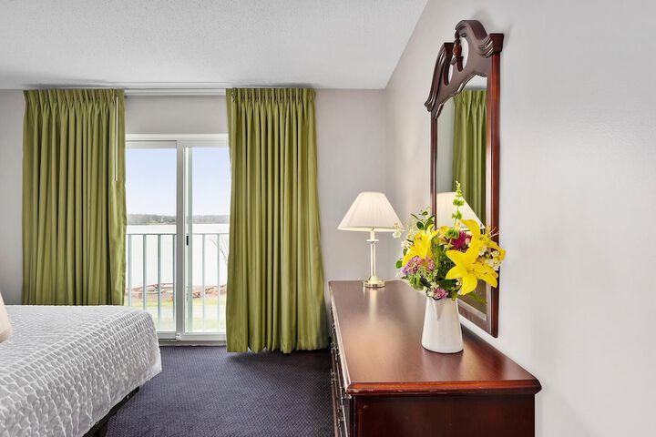 Room 4 of 22