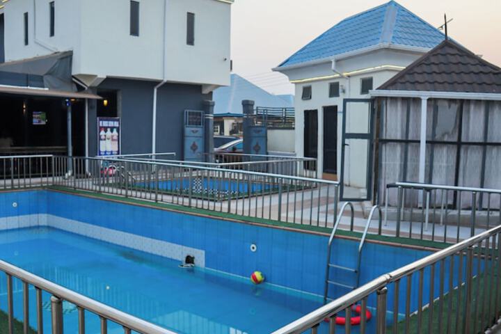 Pool 5 of 6