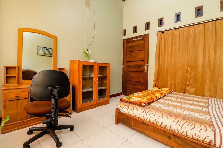 Room 15 of 33