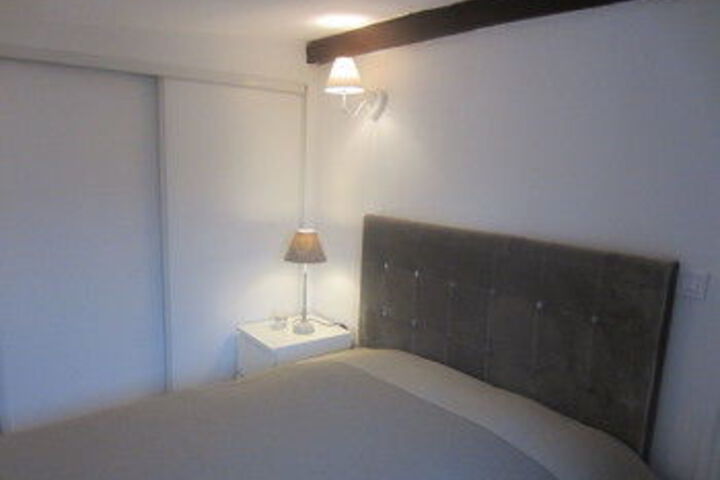 Room 8 of 18