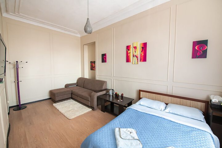 Room 22 of 35