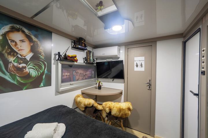 Room 65 of 166