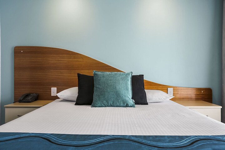Room 10 of 80