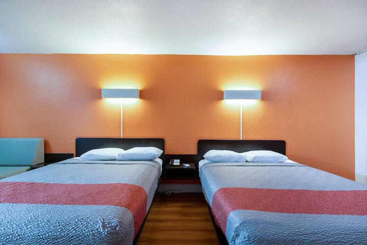 Room 21 of 49