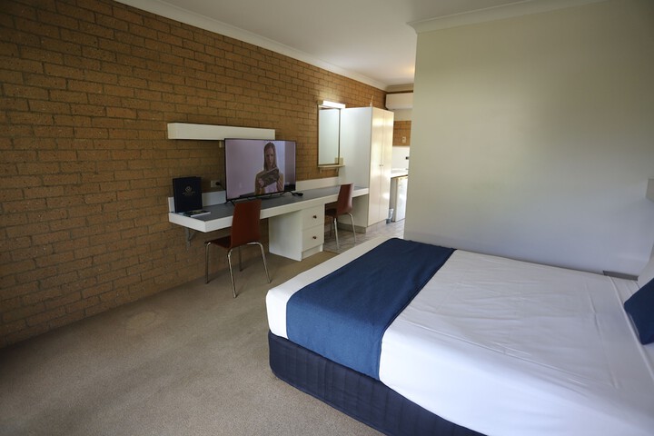 Room 50 of 100