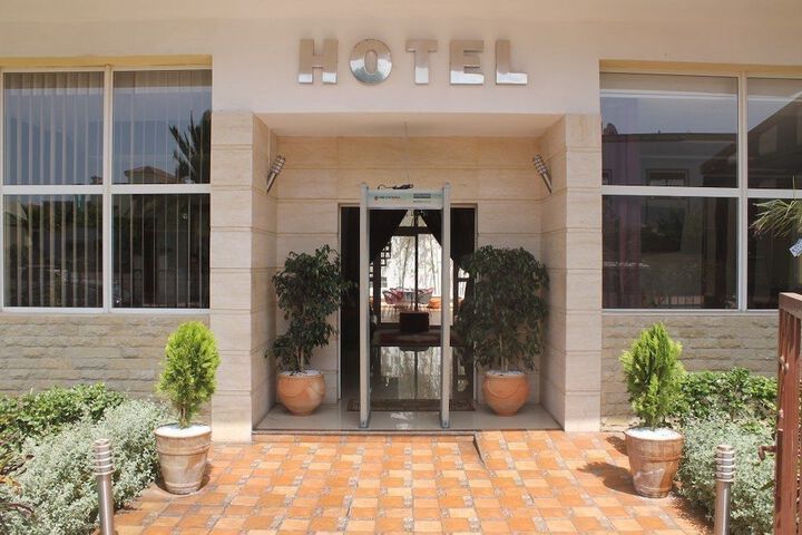 Hotel 17 of 17