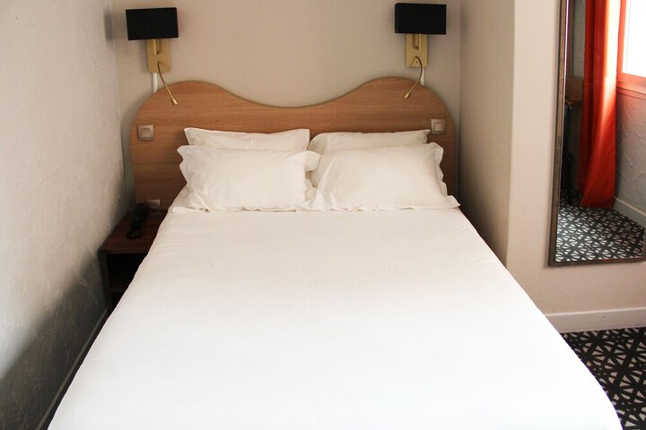 Room 8 of 45