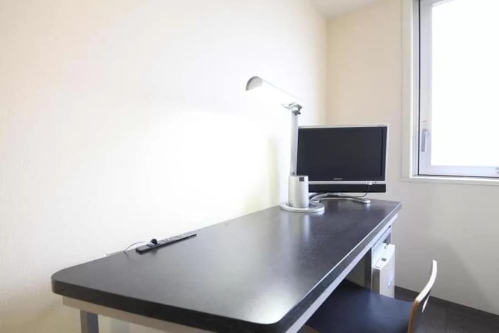Room 8 of 34