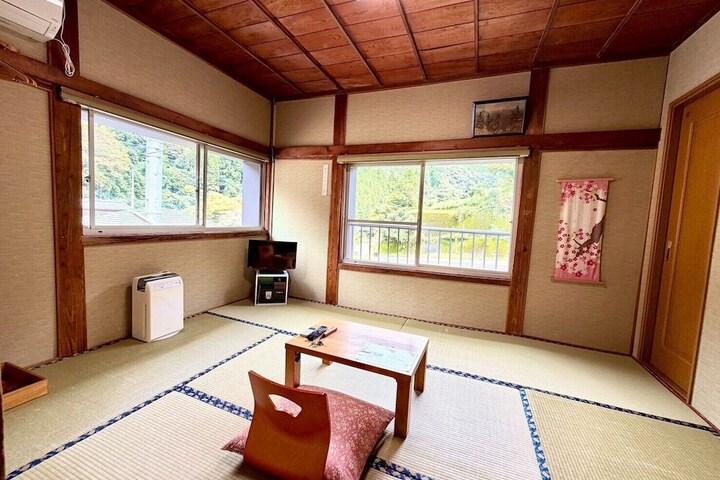 Room 12 of 53