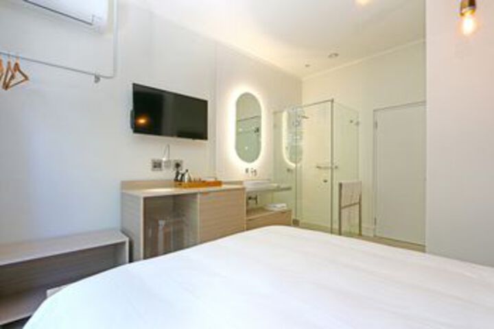 Room 34 of 53