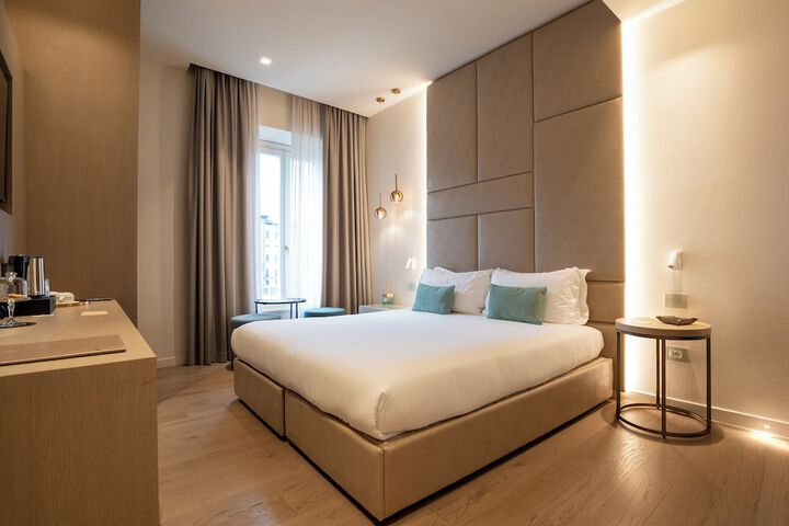 Room 6 of 25