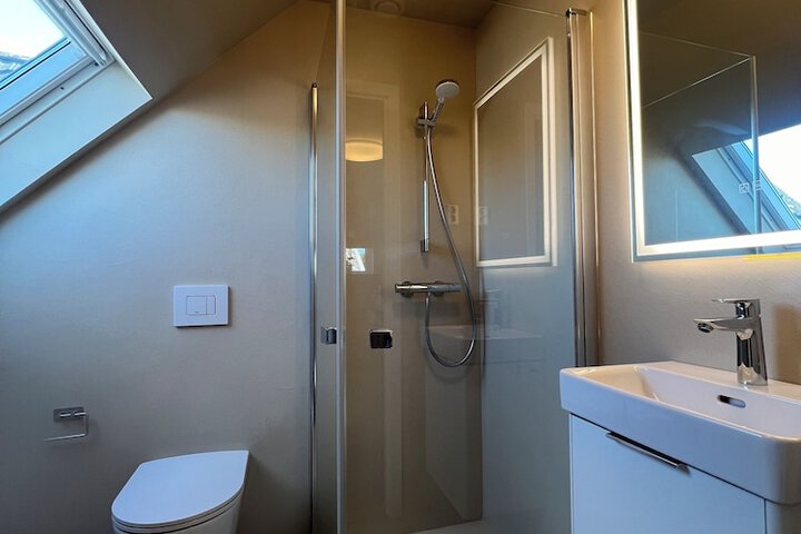 Room 43 of 57