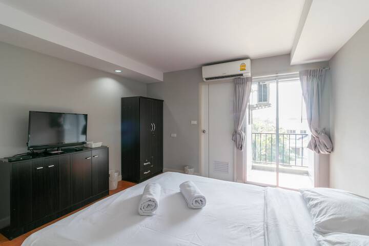 Room 12 of 28