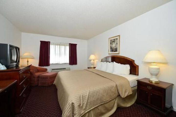 Room 10 of 31