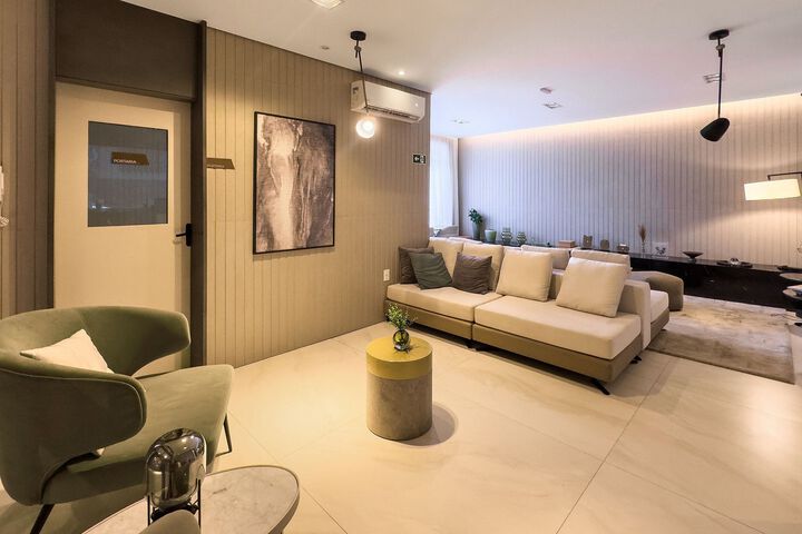 Room 17 of 27