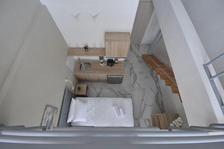 Room 18 of 52