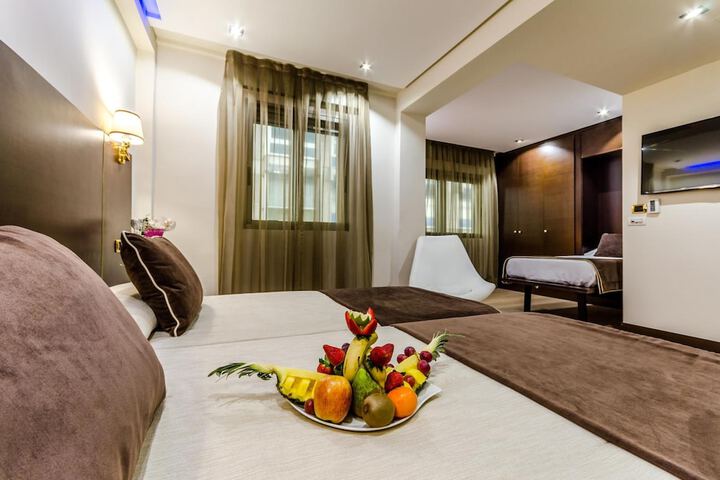 Room 9 of 22